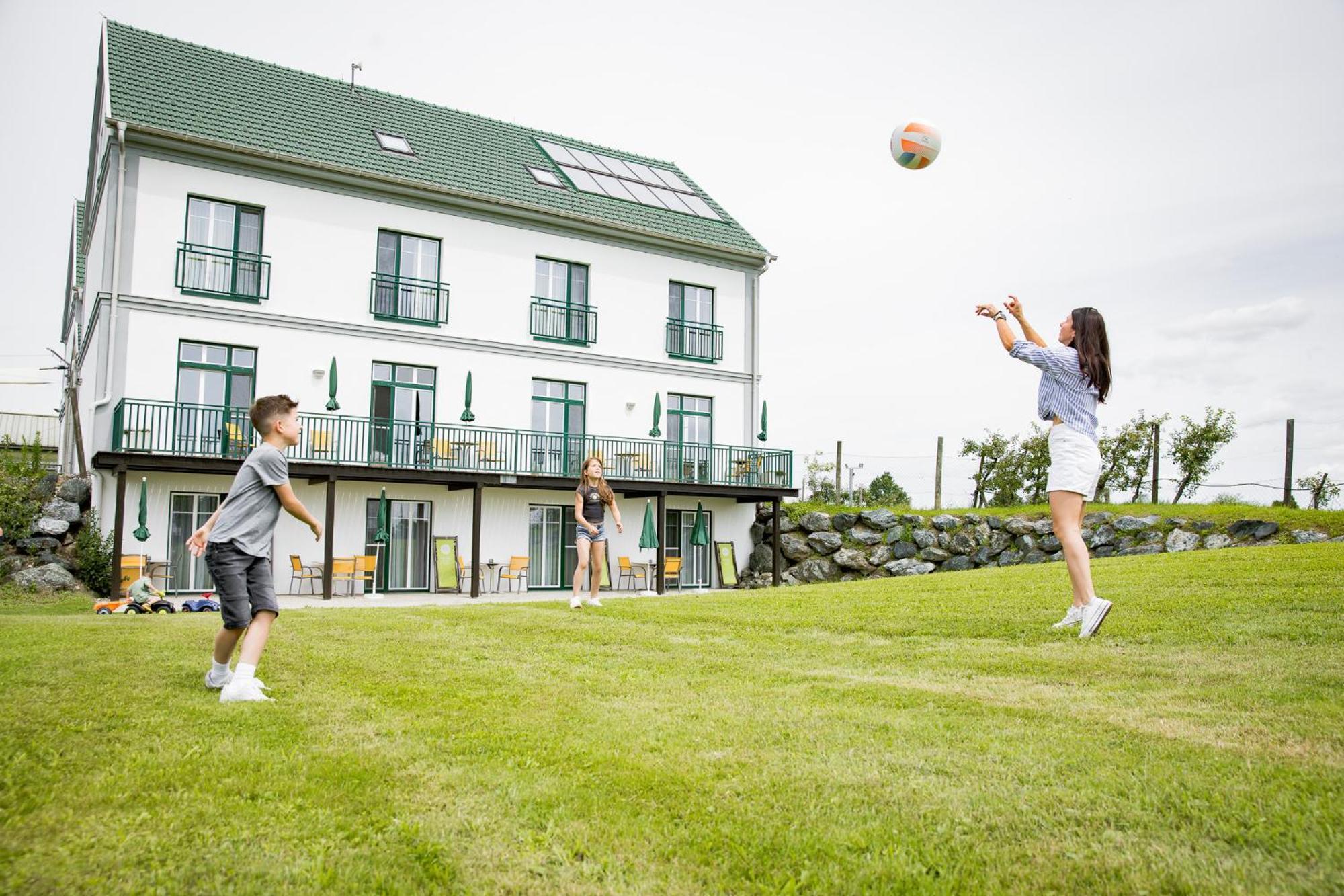 Pension Sonnengarten & Therme Included - Auch Am An- & Abreisetag! Lutzmannsburg Luaran gambar